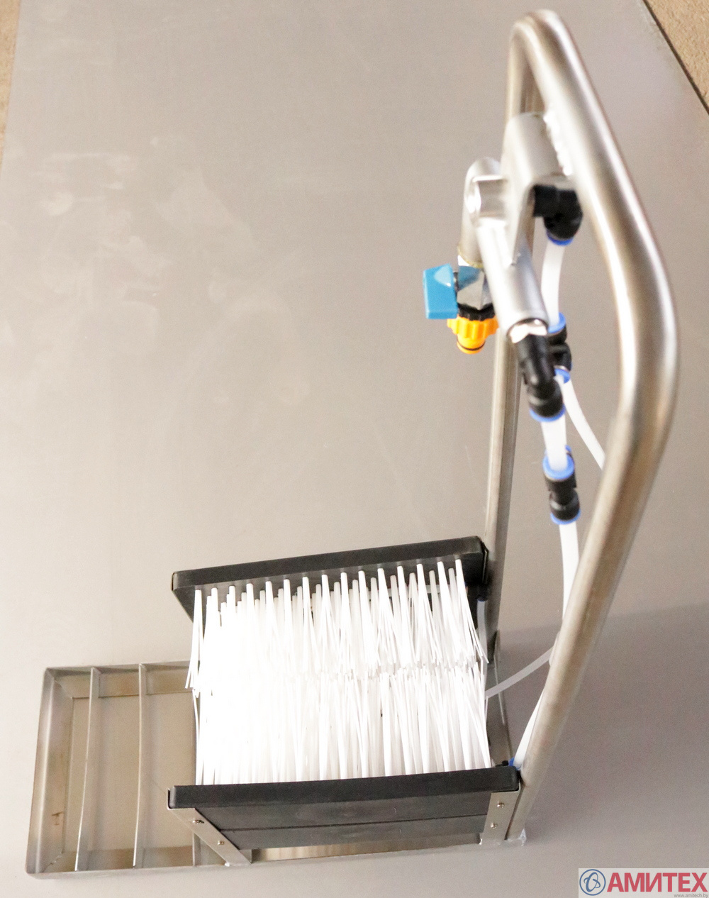 Приспособление для чистки обуви