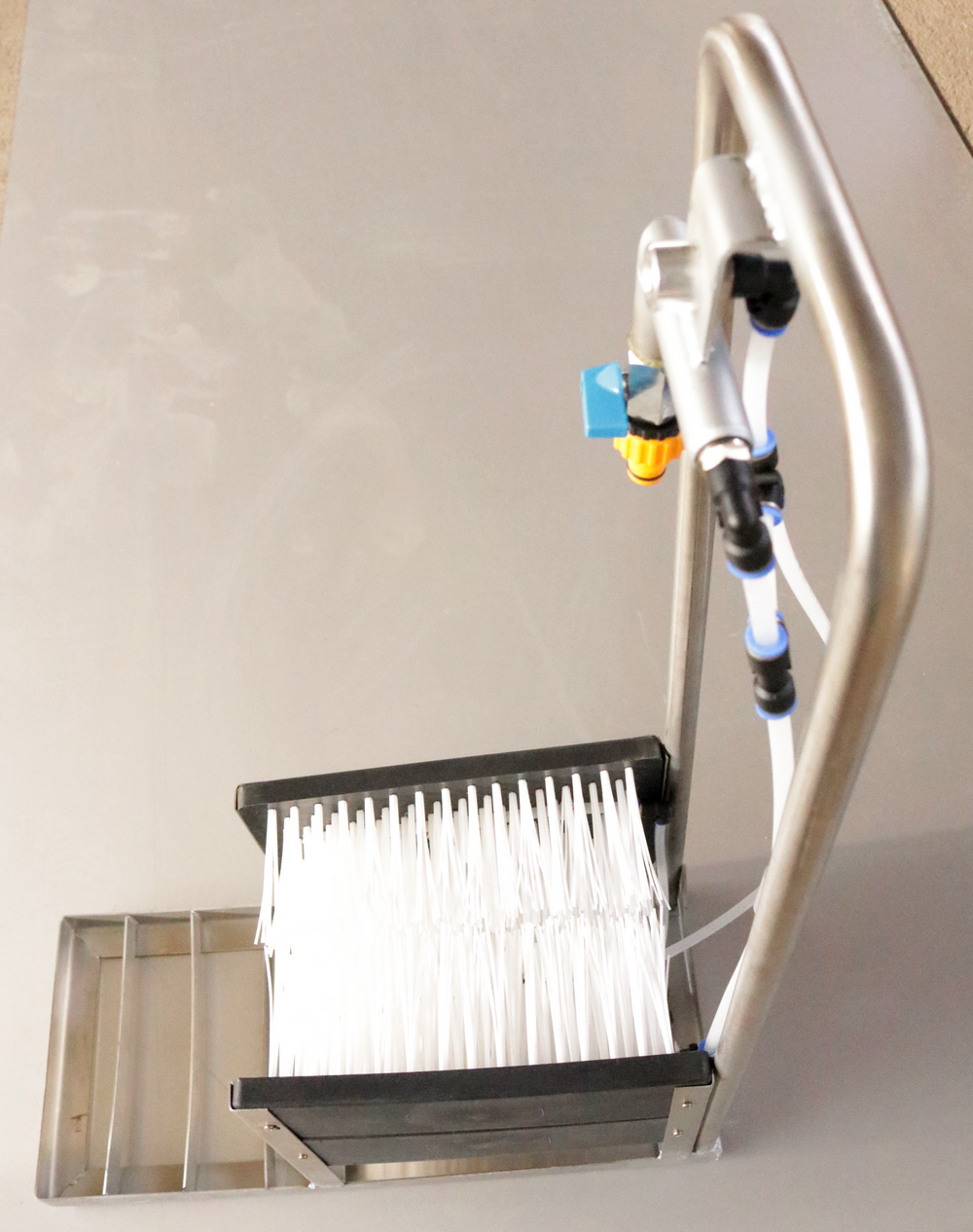 Приспособление для чистки обуви