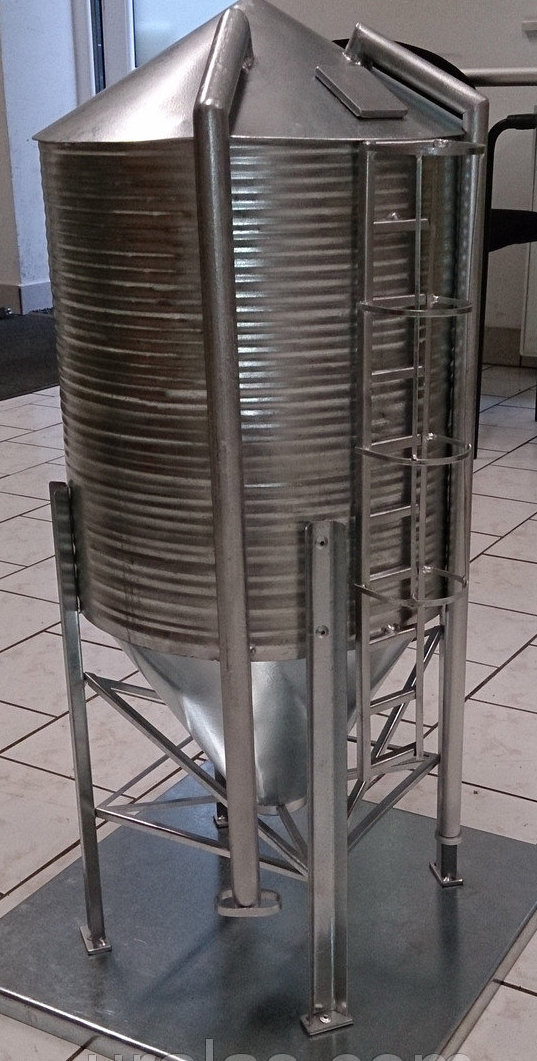 Оцинкованный бункер для корма 12,5м3