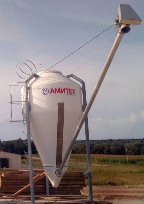 Бункер из стеклопластика объемом 4 м3, 2,4 т, Ø1600 мм, пр-ва Амитех, с возможностью пневмозагрузки, открытия с земли, лестницей с обручами