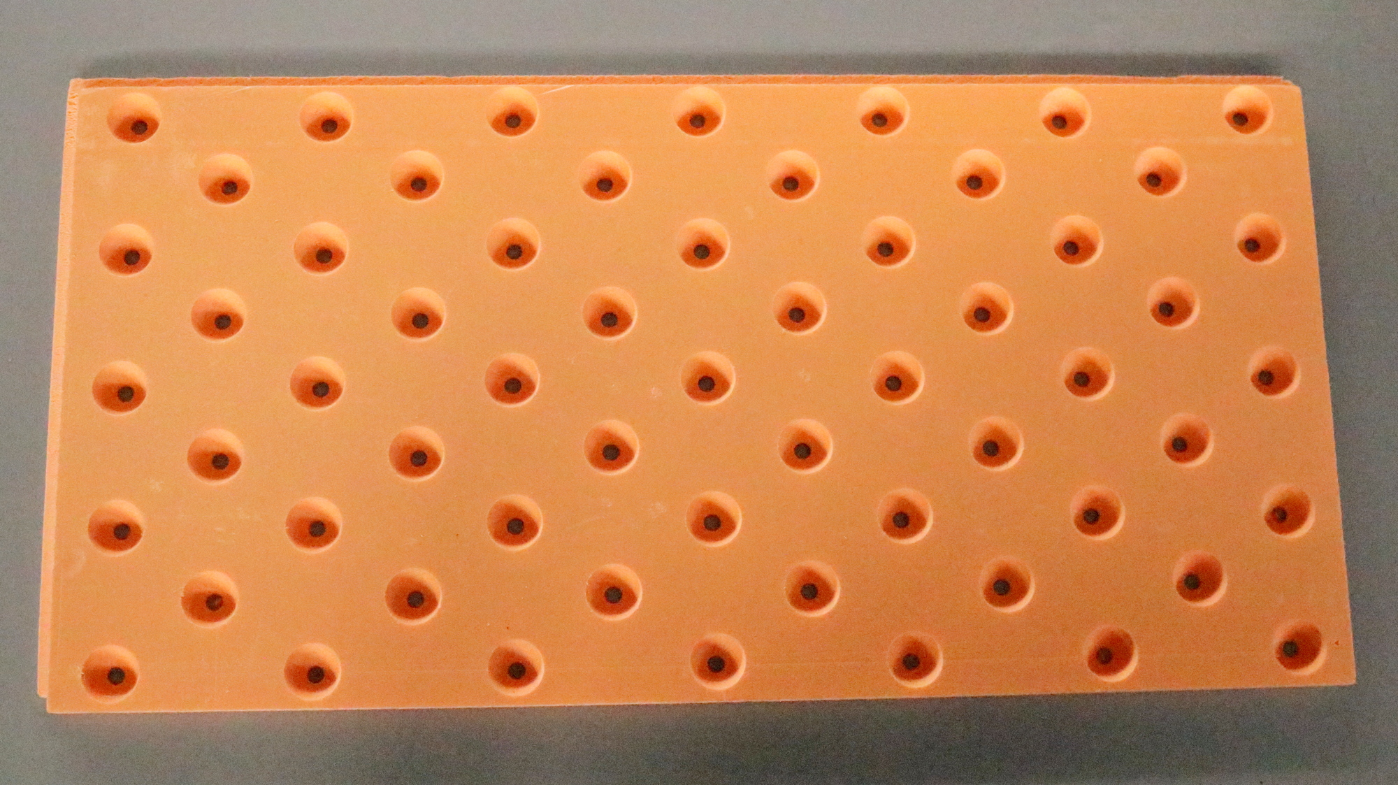 Потолочная панель перфорированная р-р 0,6*1,2